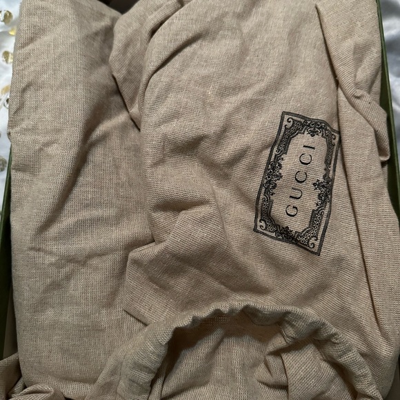 Authentic Gucci sneakers - Picture 11 of 15